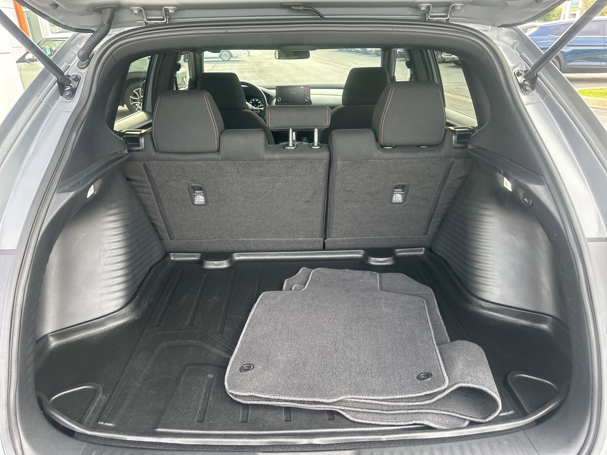 Used 2025 Honda HR-V Sport image 13