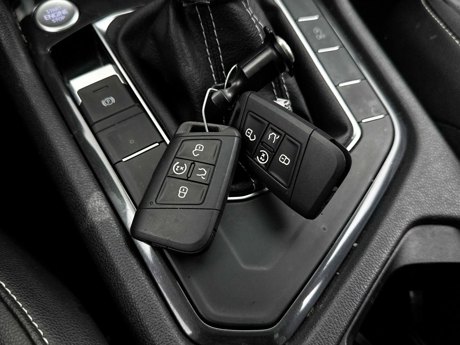 Used 2022 Volkswagen Tiguan SE FWD image 35