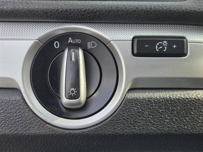 Used 2016 Volkswagen Passat 1.8T S image 34