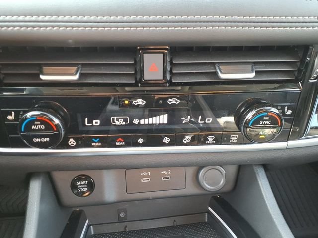 Certified 2025 Nissan Rogue SL w/ Tech Package FWD image 20