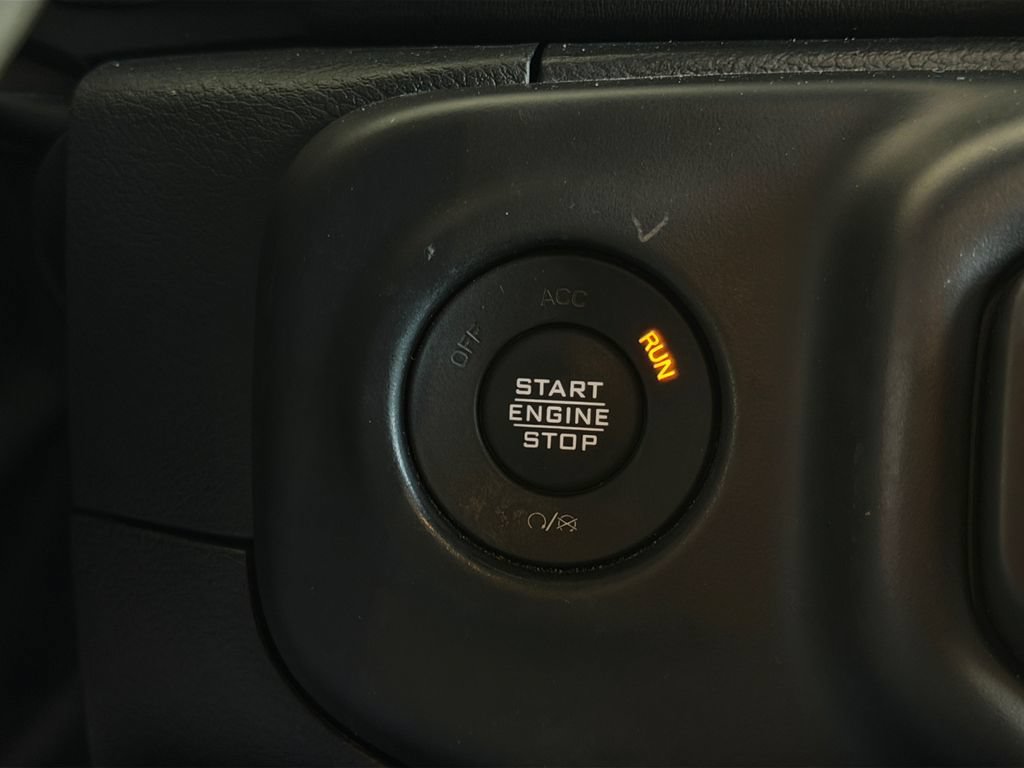 Used 2023 Jeep Wrangler Unlimited Sahara AWD/4WD image 18