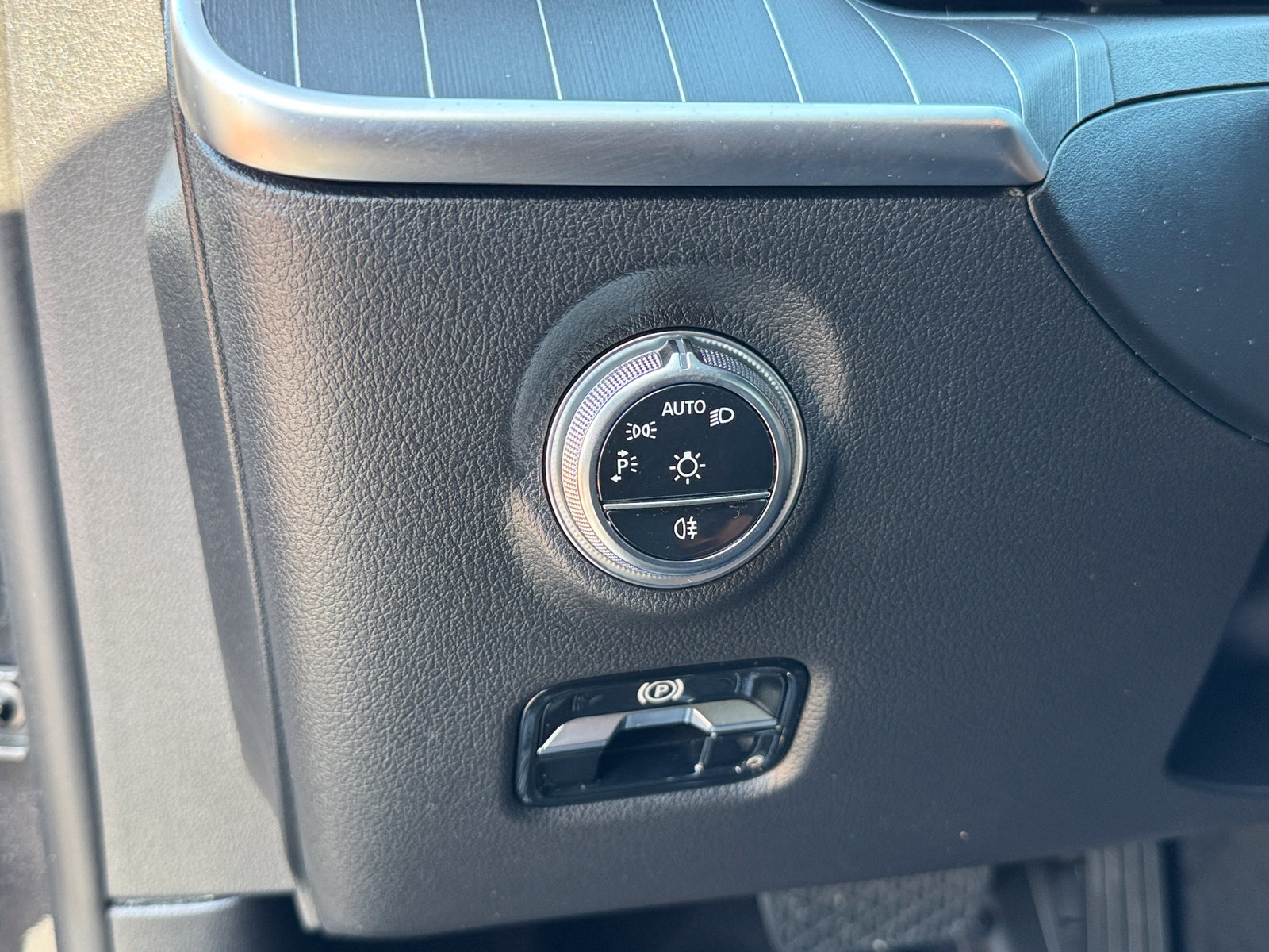 Used 2024 Mercedes-Benz C 300 4MATIC Sedan image 19