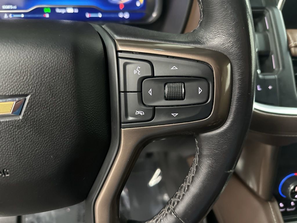 Used 2023 Chevrolet Suburban High Country image 16