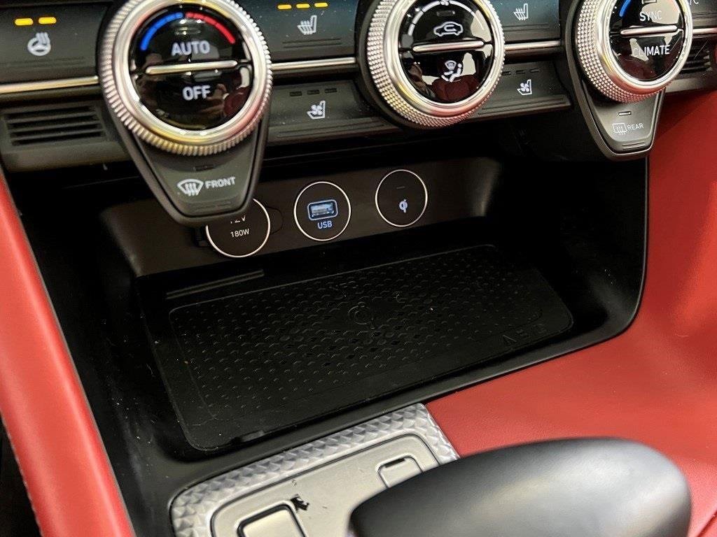 Used 2023 Genesis G70 3.3T w/ Sport Prestige Package image 9