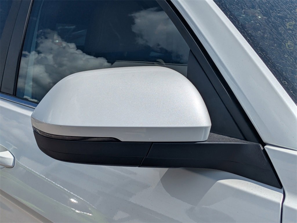 New 2026 Volkswagen Atlas Cross Sport SE image 11