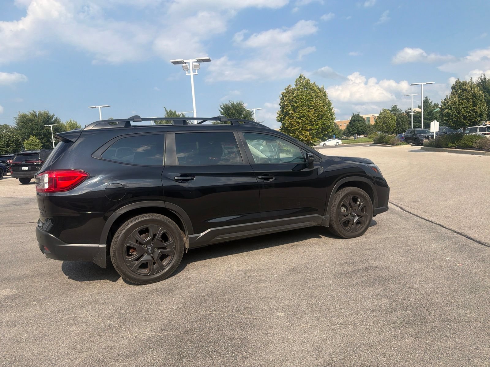 Used 2023 Subaru Ascent Onyx Edition AWD/4WD image 17