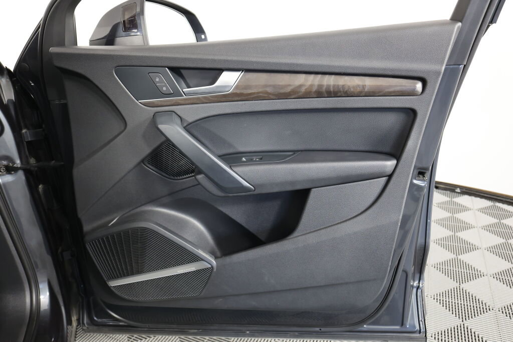 Used 2018 Audi Q5 2.0T Premium Plus w/ Premium Plus Package AWD/4WD image 27