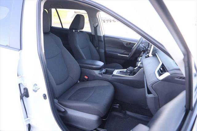Certified 2024 Toyota RAV4 LE AWD/4WD image 24