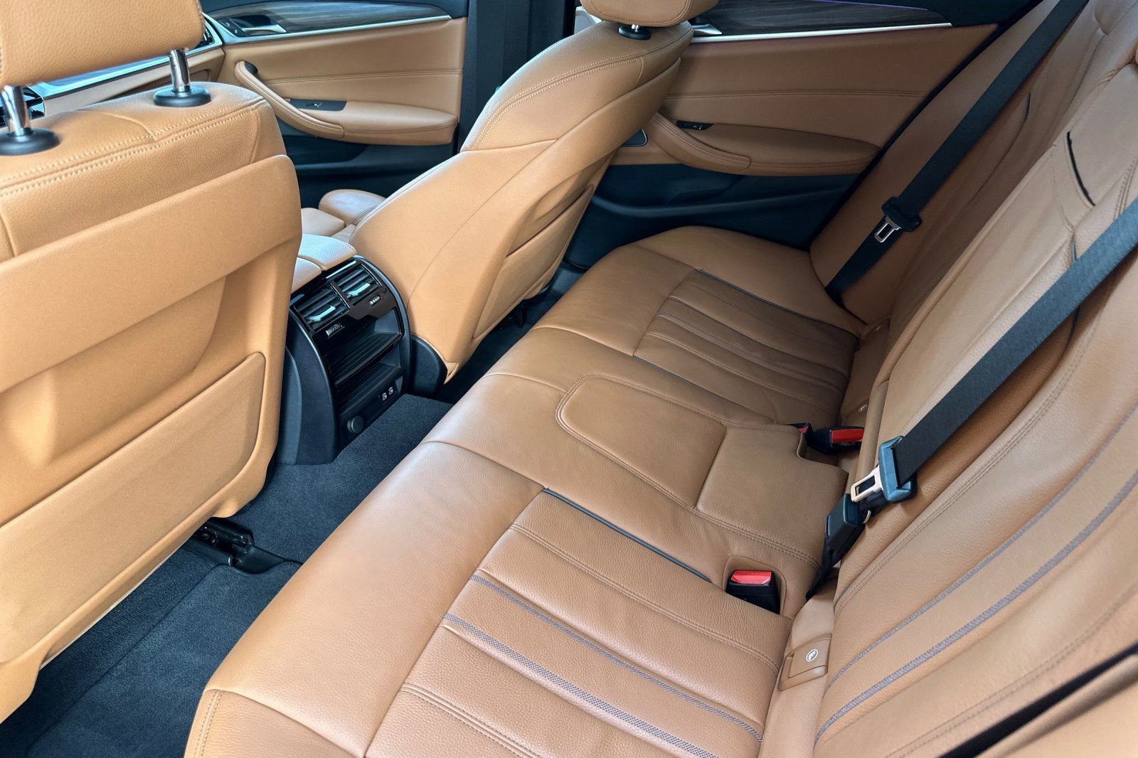 Used 2023 BMW 540i w/ M Sport Package image 13