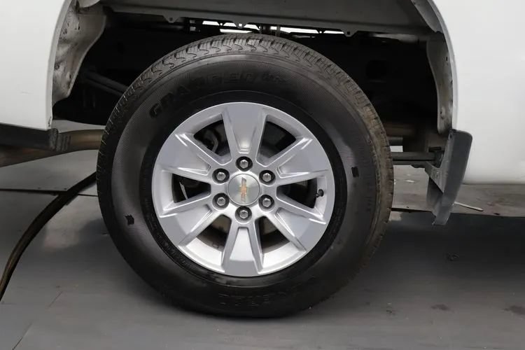 Used 2026 Chevrolet Silverado 1500 LT AWD/4WD image 36