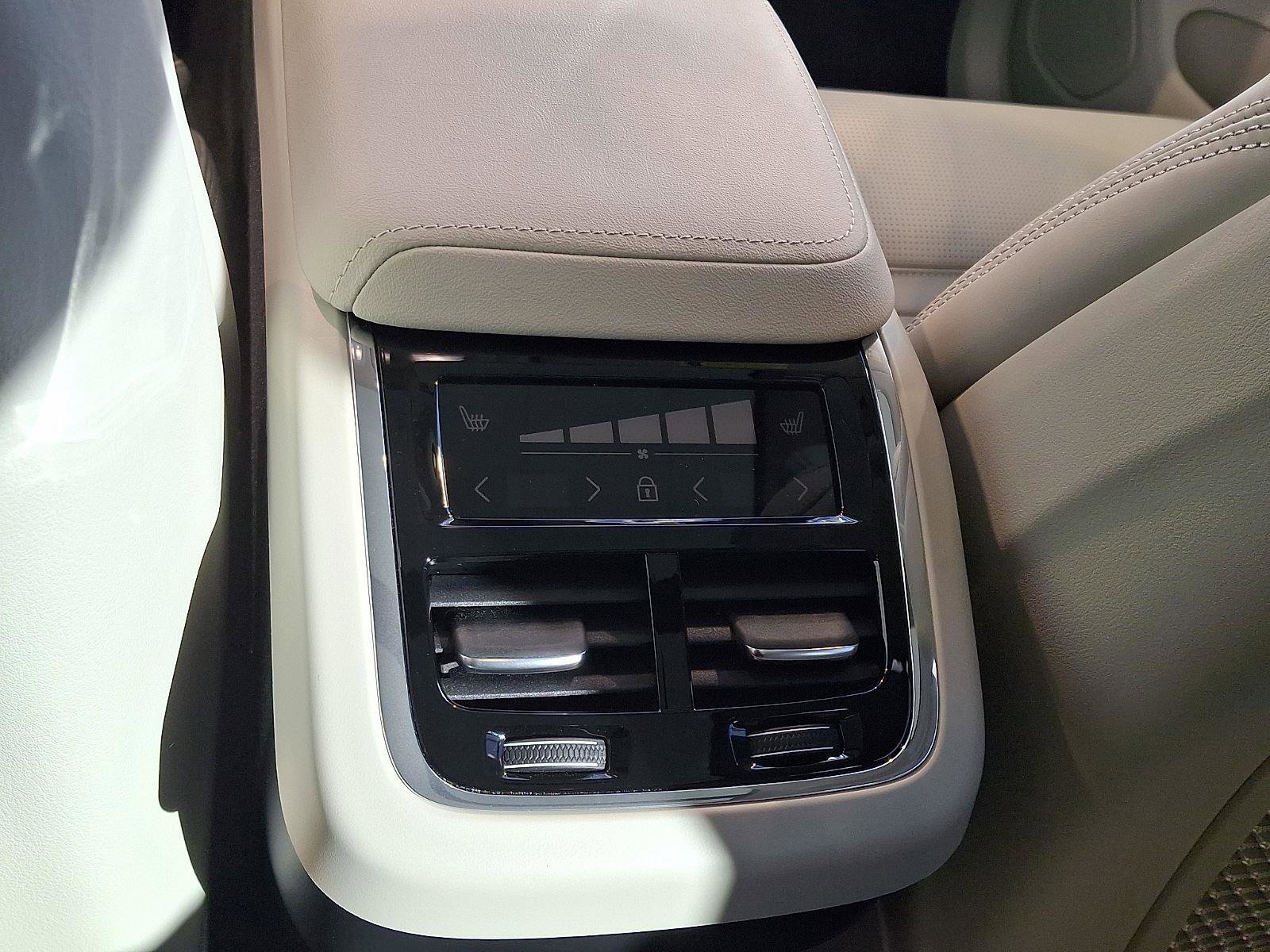 Certified 2026 Volvo XC60 B5 Ultra w/ Protection Package Premier image 9