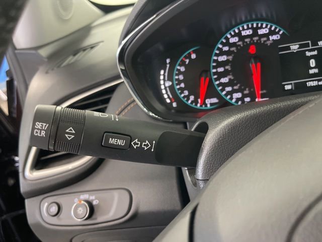 Used 2022 Chevrolet Trax LT w/ LT Convenience Package image 19