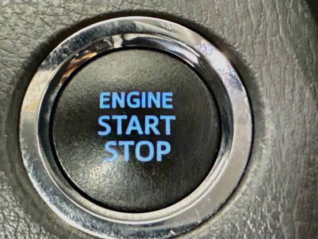 Used 2021 Toyota Camry XLE FWD image 19