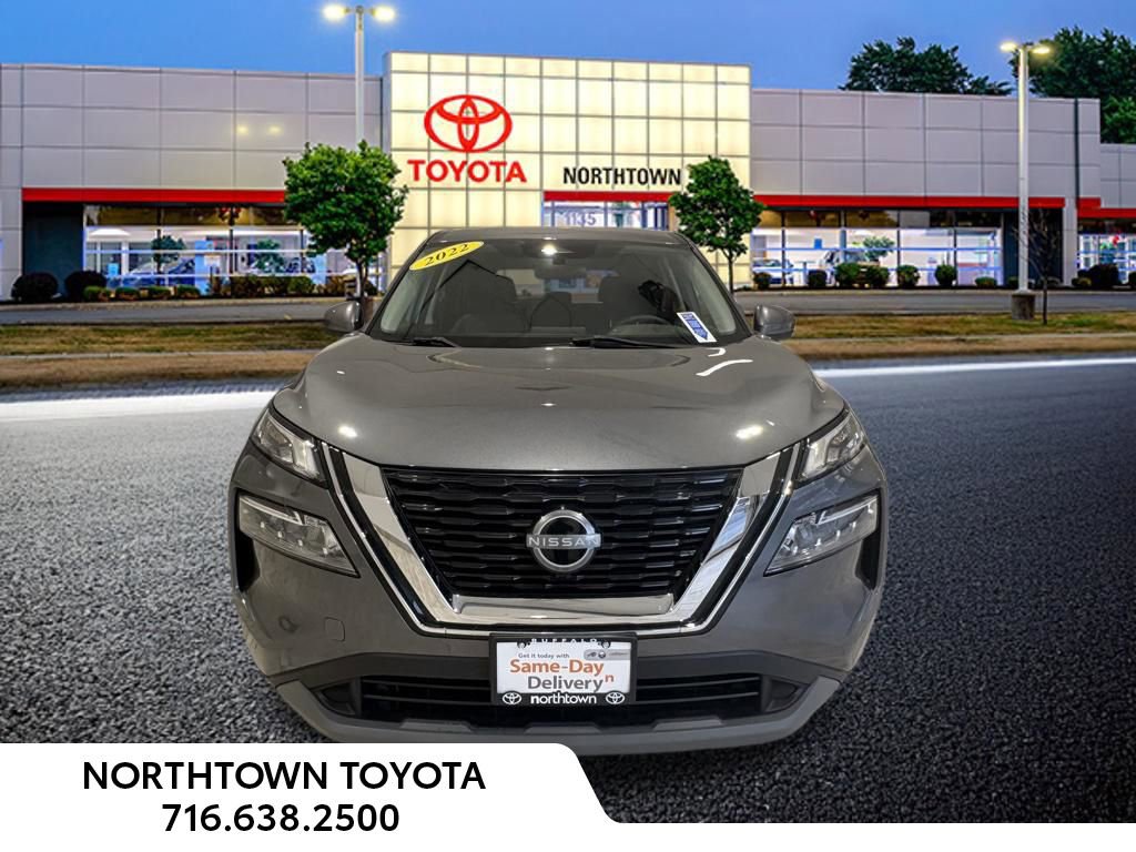 Used 2022 Nissan Rogue SV image 5
