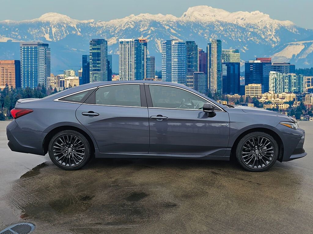 Used 2019 Toyota Avalon XSE image 8