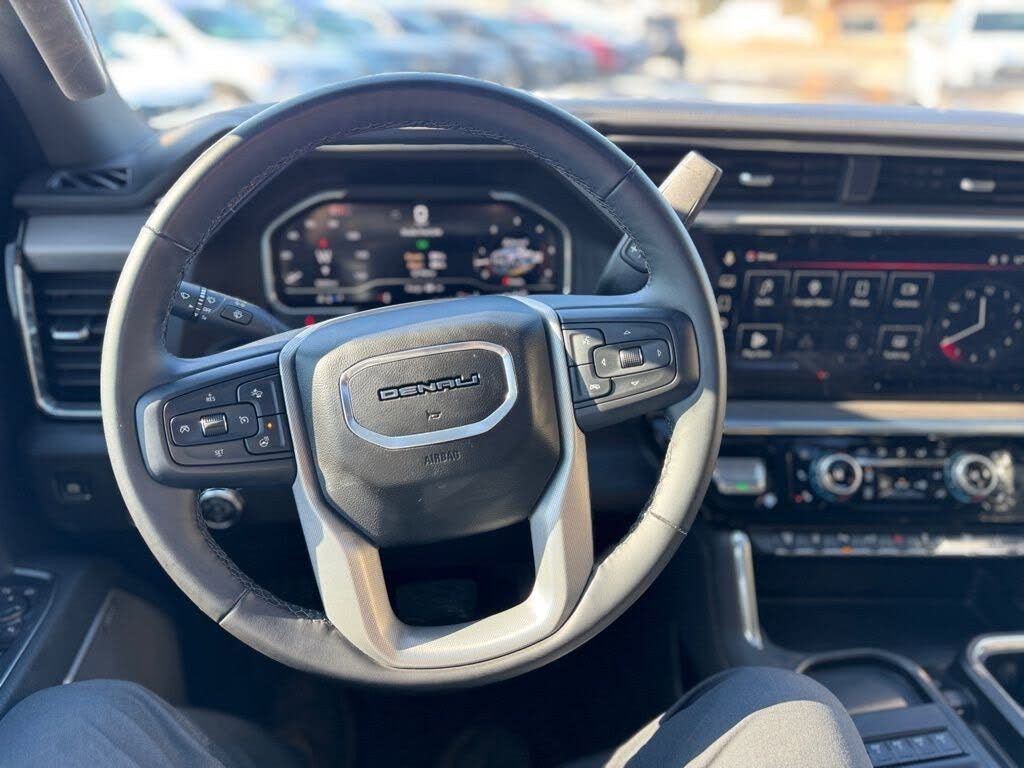 Used 2025 GMC Sierra 3500 Denali image 18