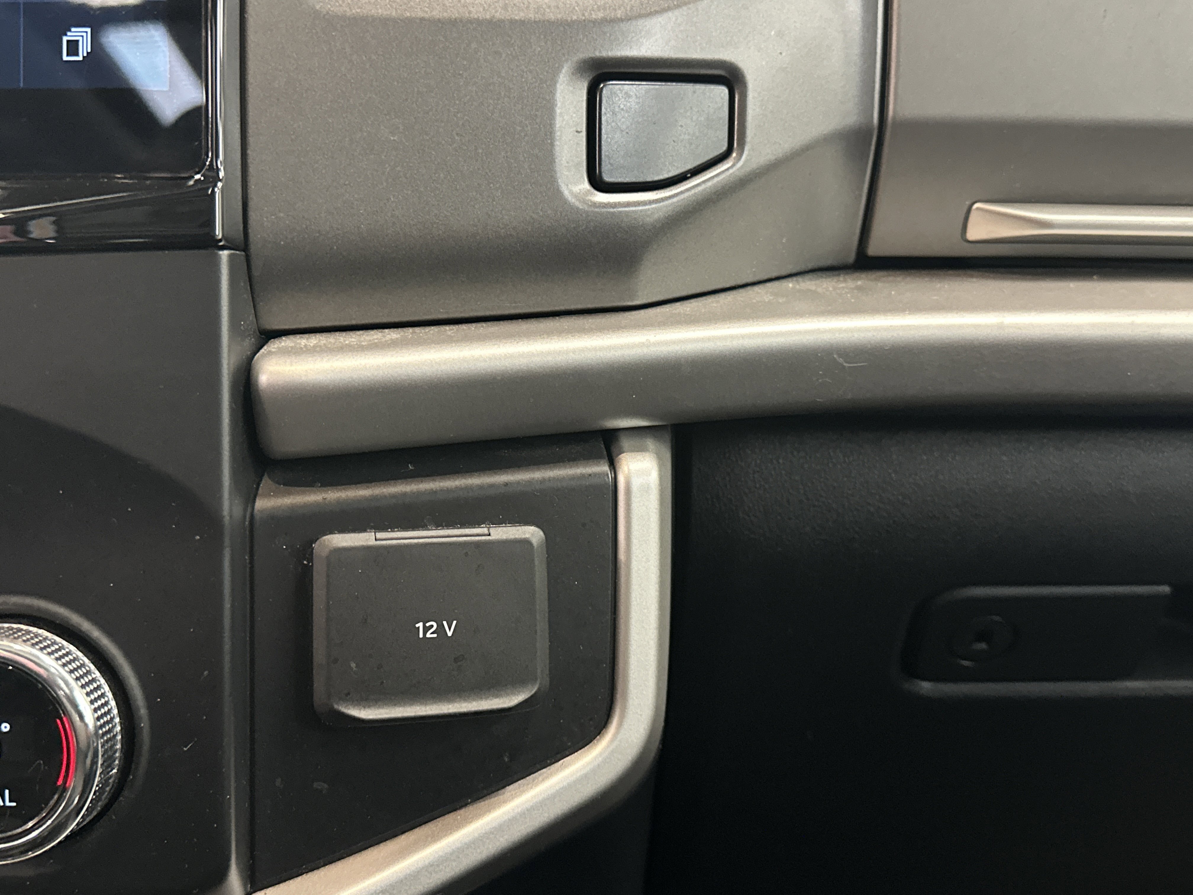 Used 2022 Ford Expedition XLT image 35