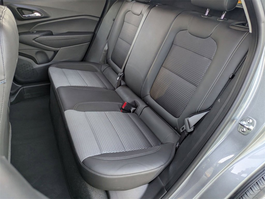 Used 2025 Chevrolet Trax LT w/ LT Convenience Package image 26