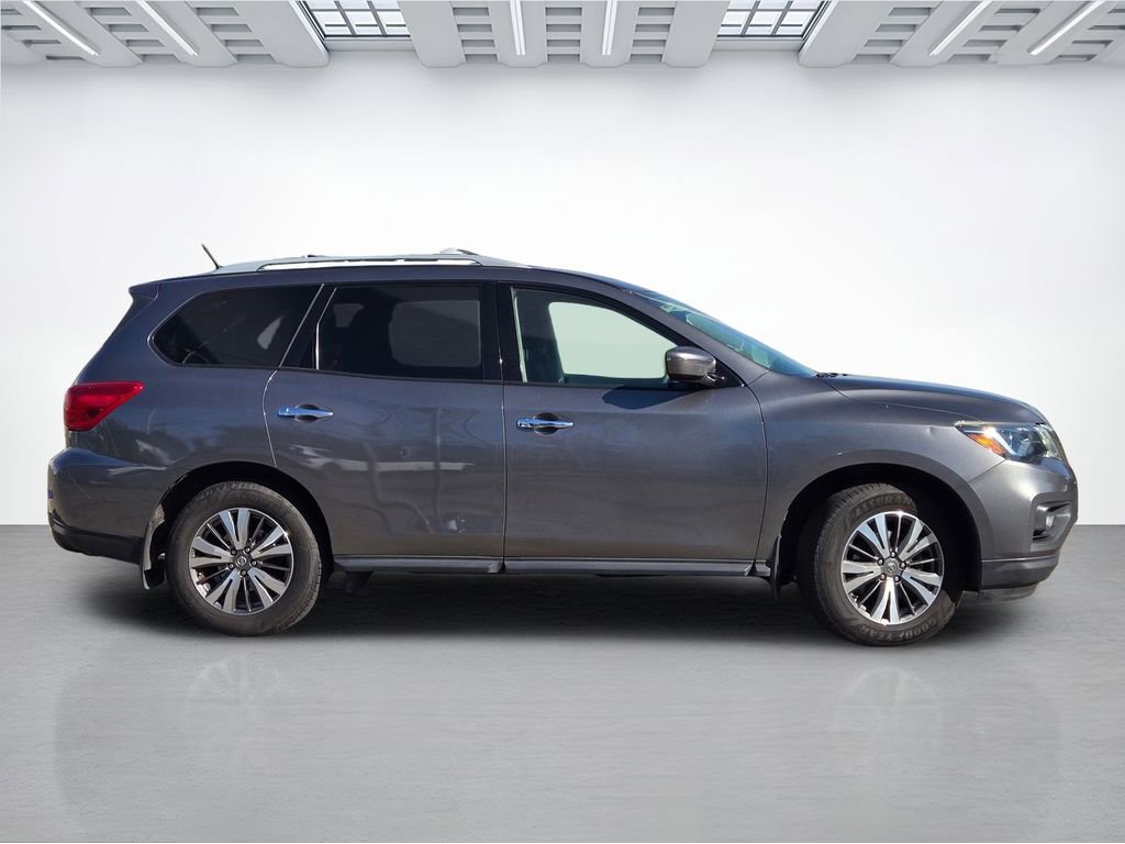 Used 2017 Nissan Pathfinder S FWD image 3