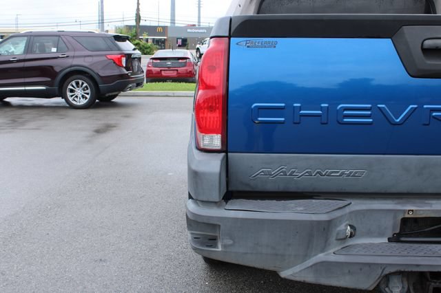 Used 2003 Chevrolet Avalanche 4x4 w/ Suspension Package, Off-Road image 39