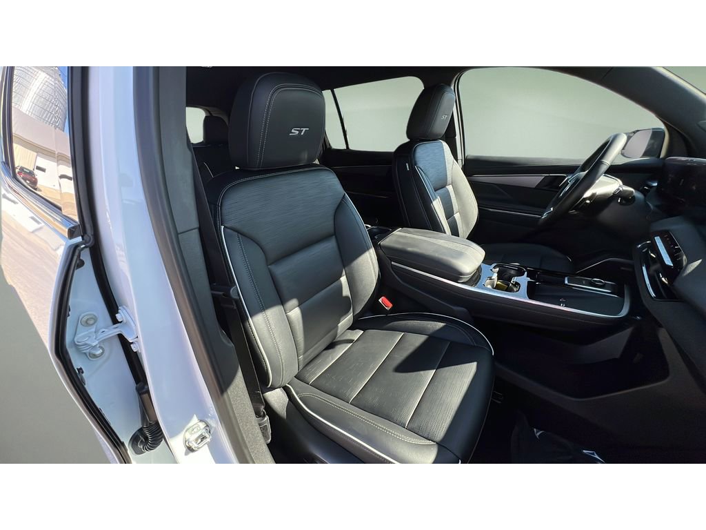 Certified 2025 Buick Enclave Sport Touring AWD/4WD image 32