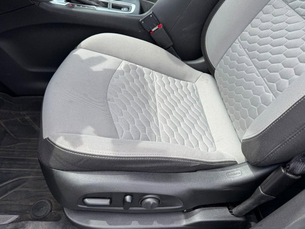 Used 2020 Chevrolet Equinox LS w/ LS Convenience Package image 14