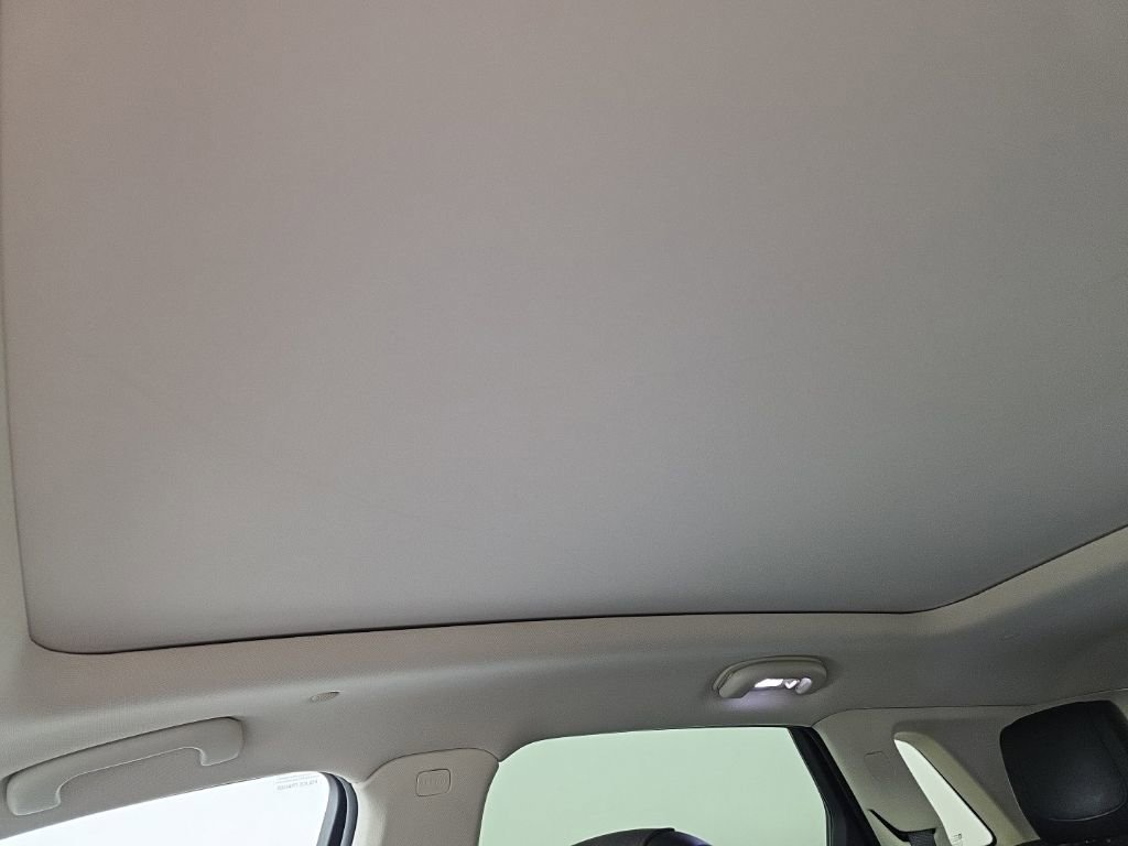 Used 2018 Cadillac XT5 Luxury w/ Driver Awareness Package AWD/4WD image 28