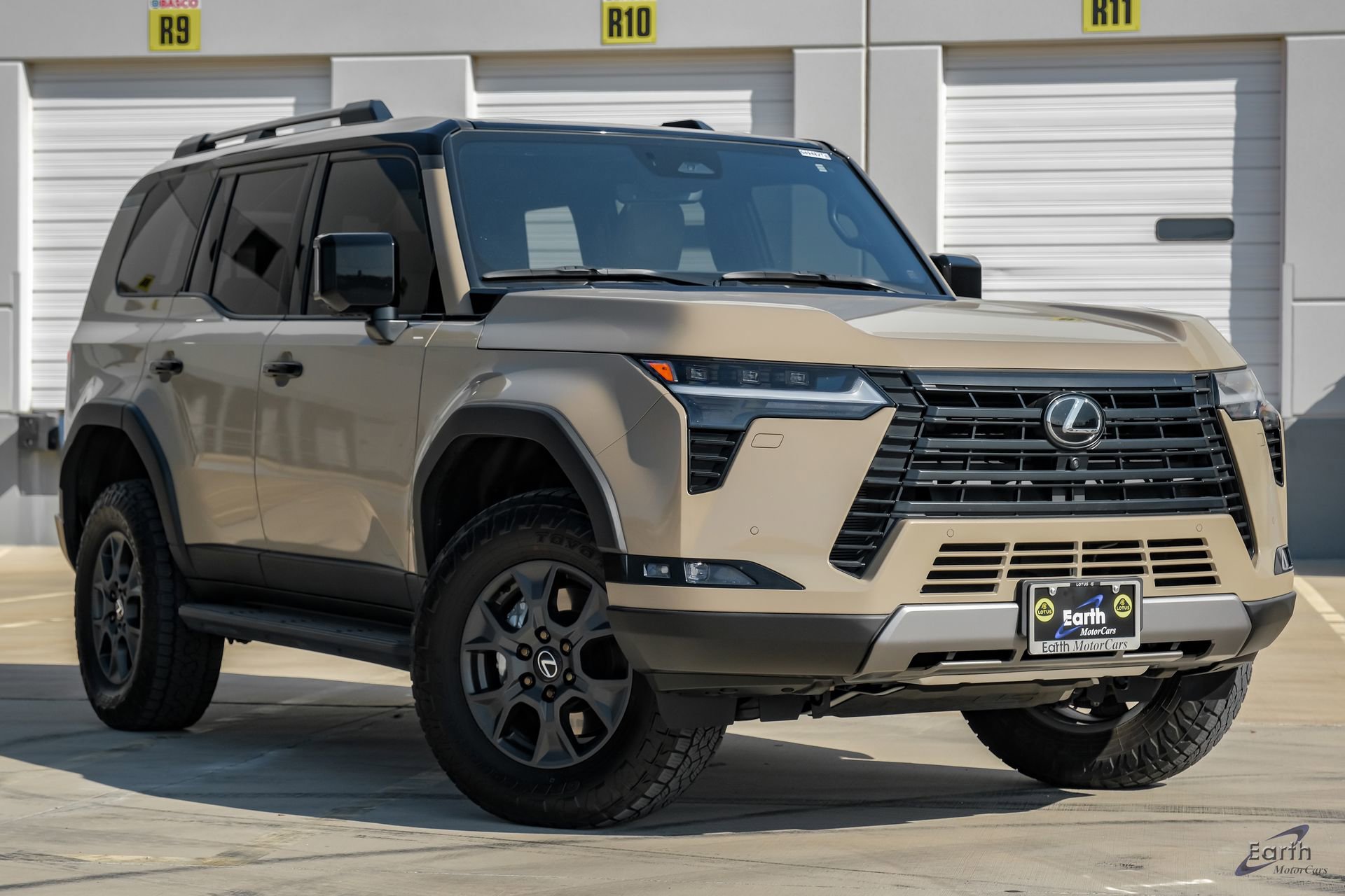 Used 2025 Lexus GX 550 w/ Accessory Package (CT) image 24