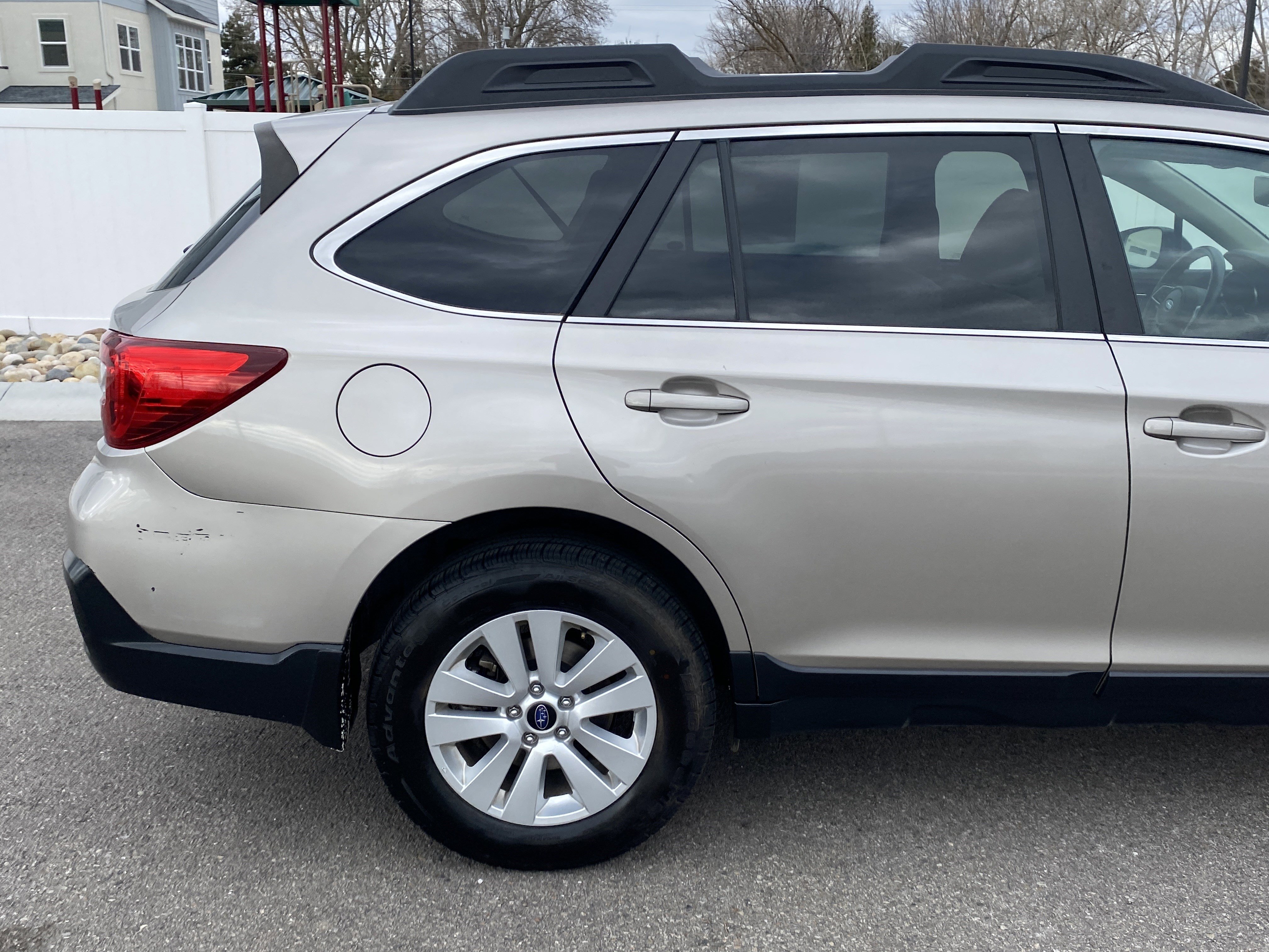 Used 2019 Subaru Outback 2.5i Premium w/ Popular Package #2 image 6