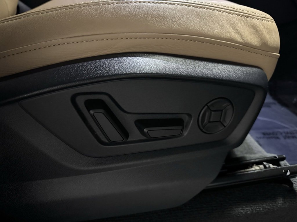 Used 2024 Audi Q7 3.0T Prestige image 21