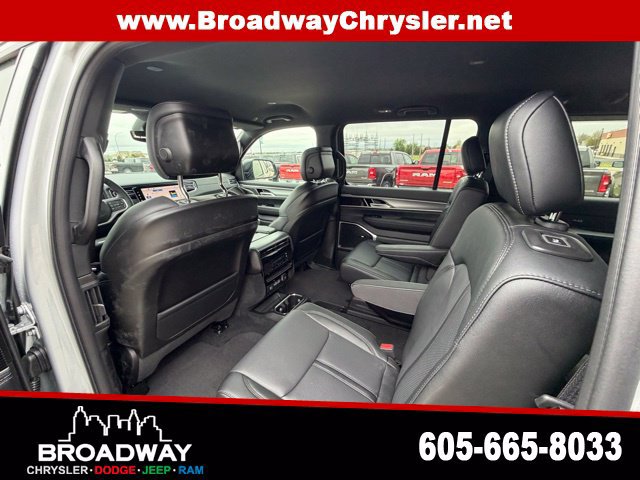 New 2026 Jeep Grand Wagoneer L Limited AWD/4WD image 14