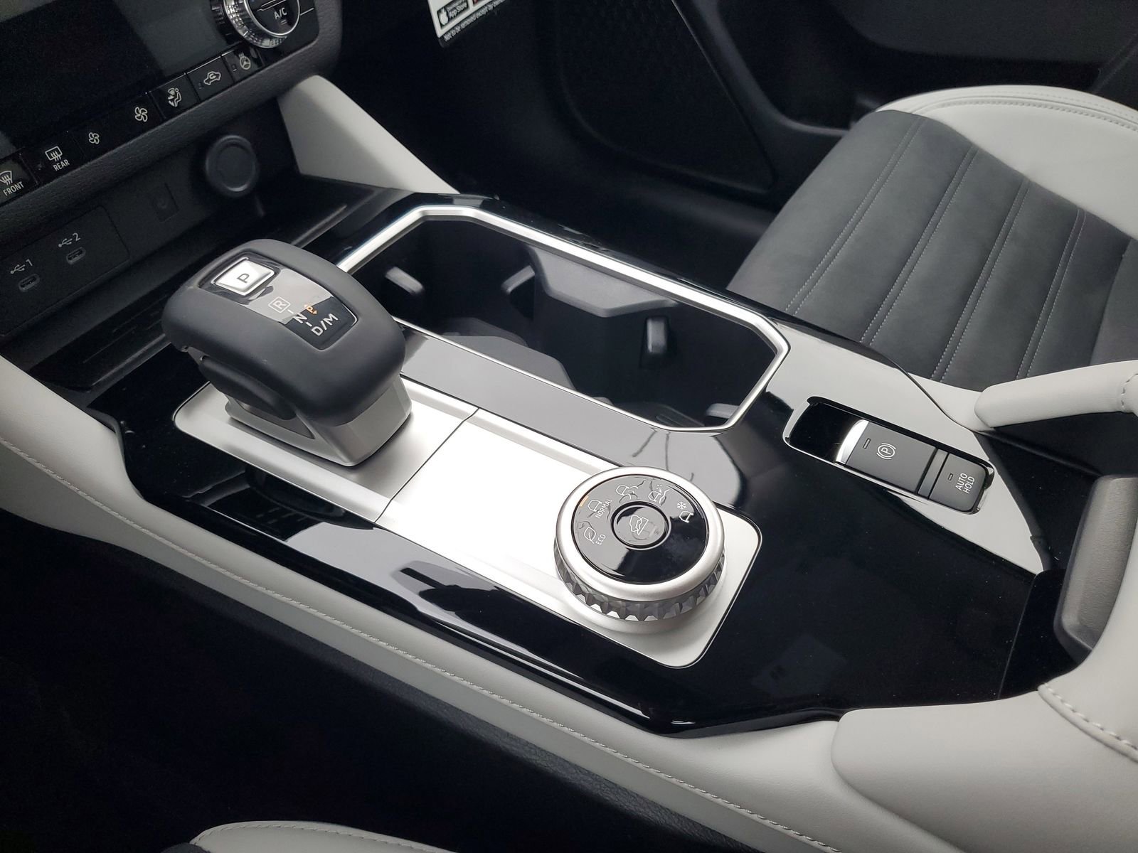 New 2026 Mitsubishi Outlander SE image 19