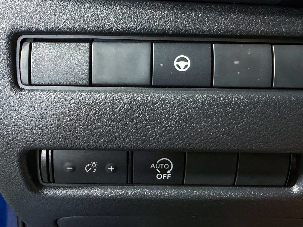 Certified 2023 Nissan Rogue SV FWD image 32