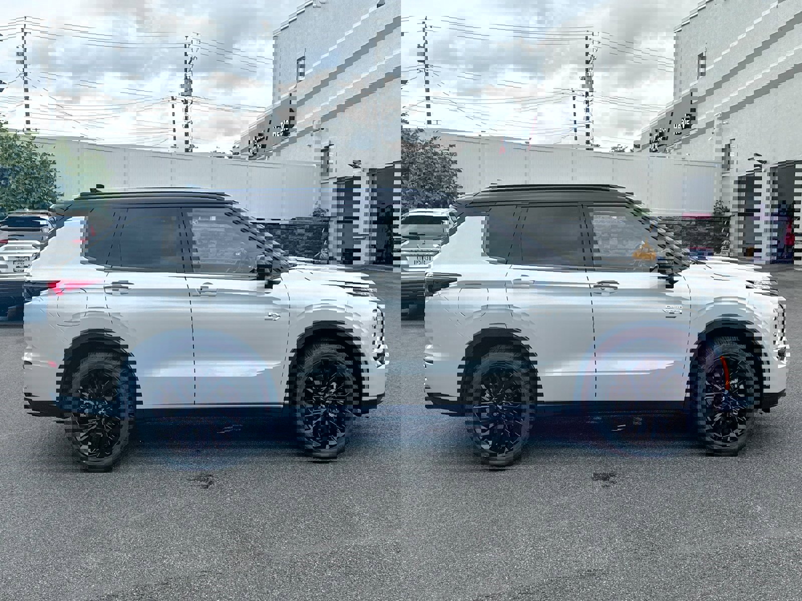 New 2025 Mitsubishi Outlander 4WD Plug-In Hybrid image 16