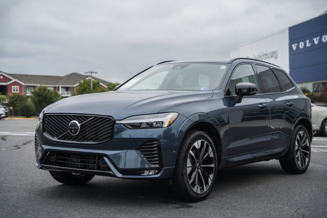 Certified 2026 Volvo XC60 B5 Plus AWD/4WD image 3