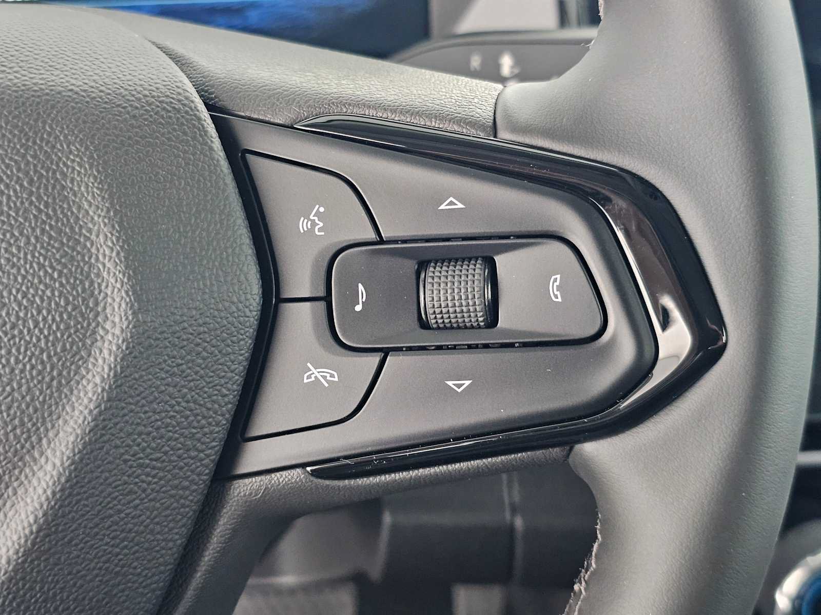 New 2027 Chevrolet Bolt RS FWD image 28