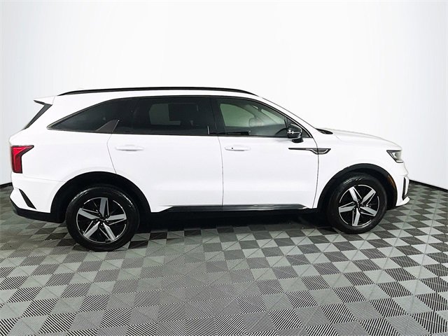 Used 2023 Kia Sorento S w/ Panoramic Sunroof Package image 9