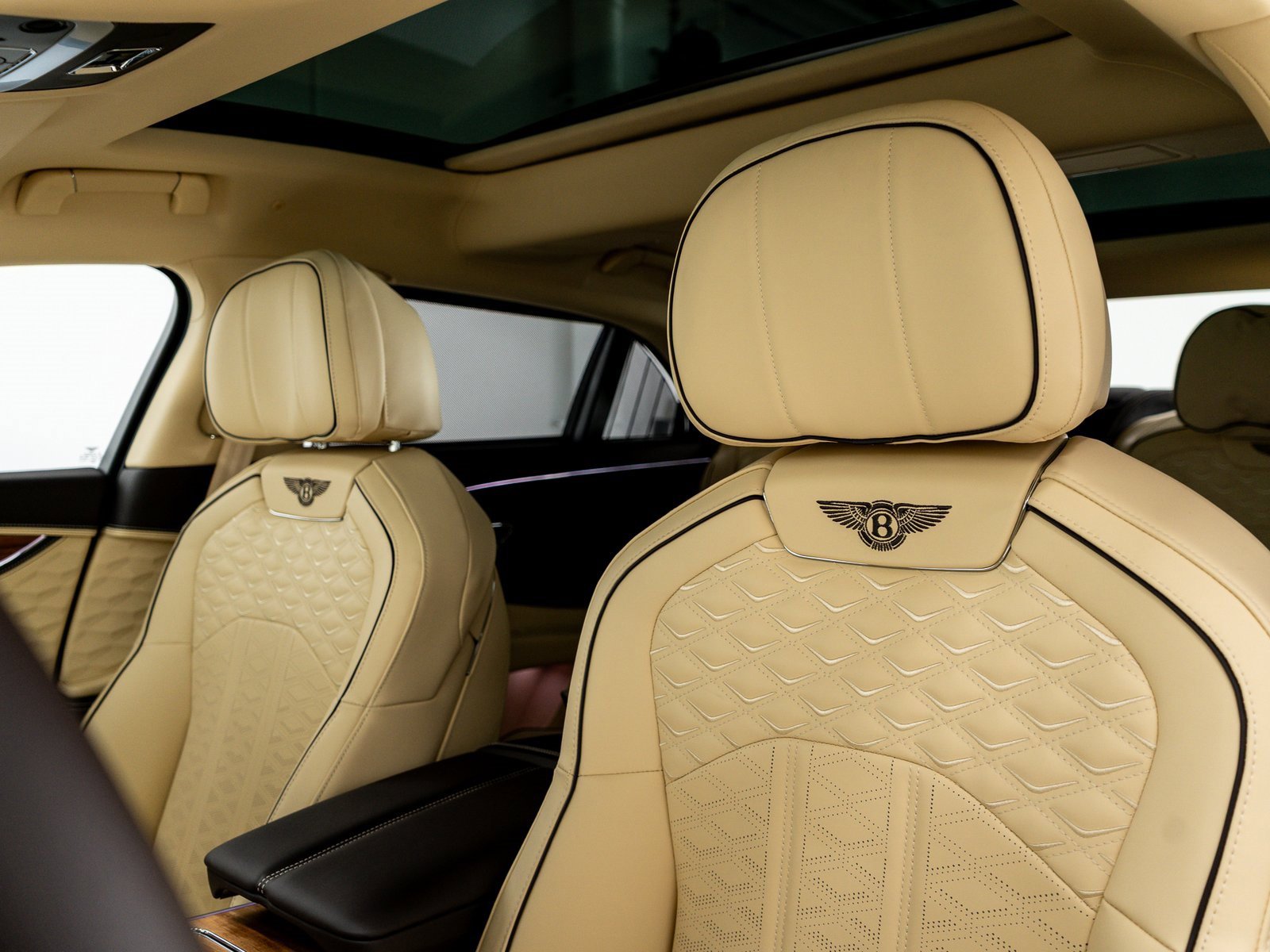 New 2025 Bentley Flying Spur Plug-In Hybrid image 37