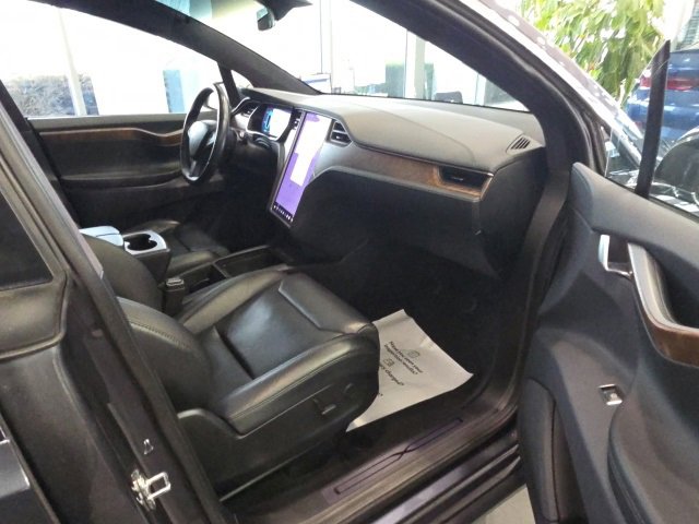 Used 2019 Tesla Model X P100D image 5