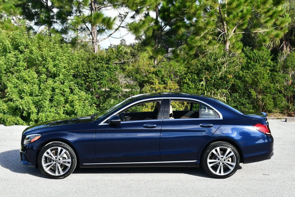 Used 2019 Mercedes-Benz C 300 4MATIC Sedan image 3