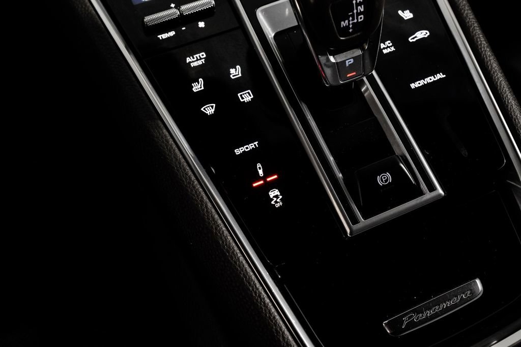Used 2021 Porsche Panamera image 27