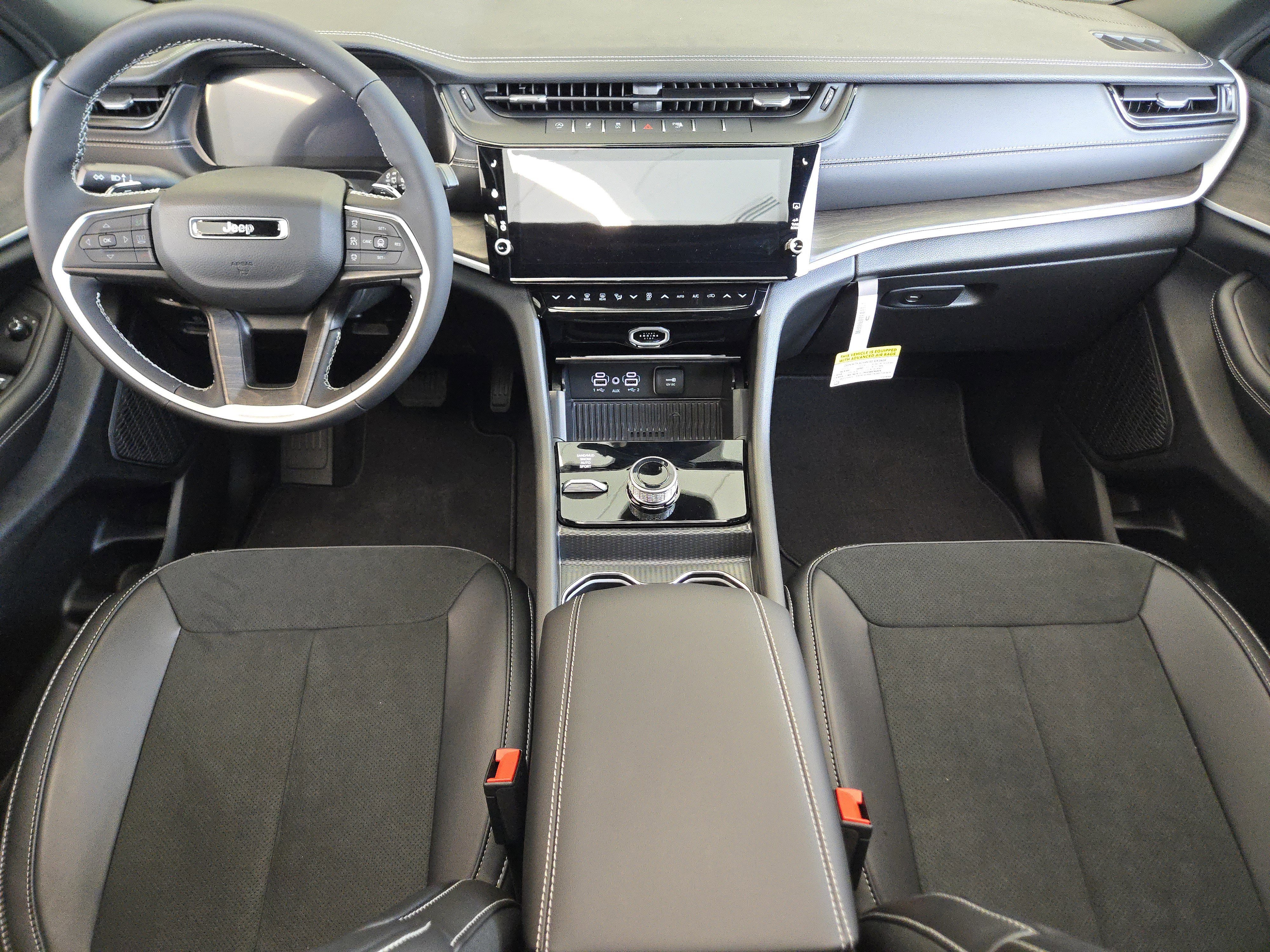New 2026 Jeep Grand Cherokee Altitude image 2