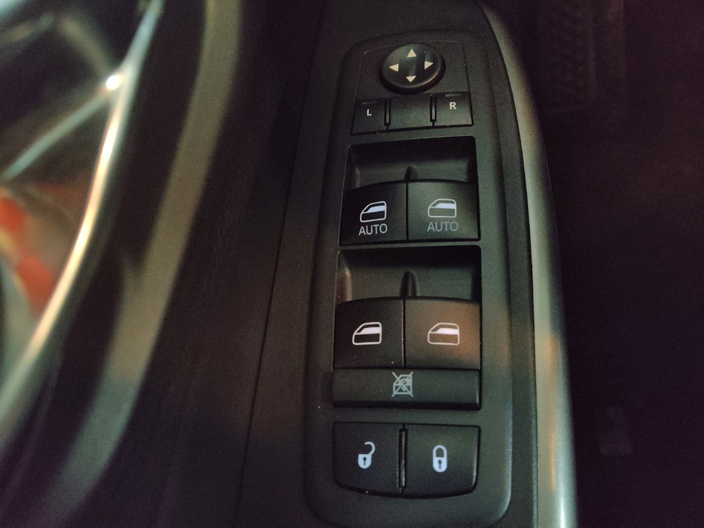 Used 2019 Jeep Cherokee Limited AWD/4WD image 27