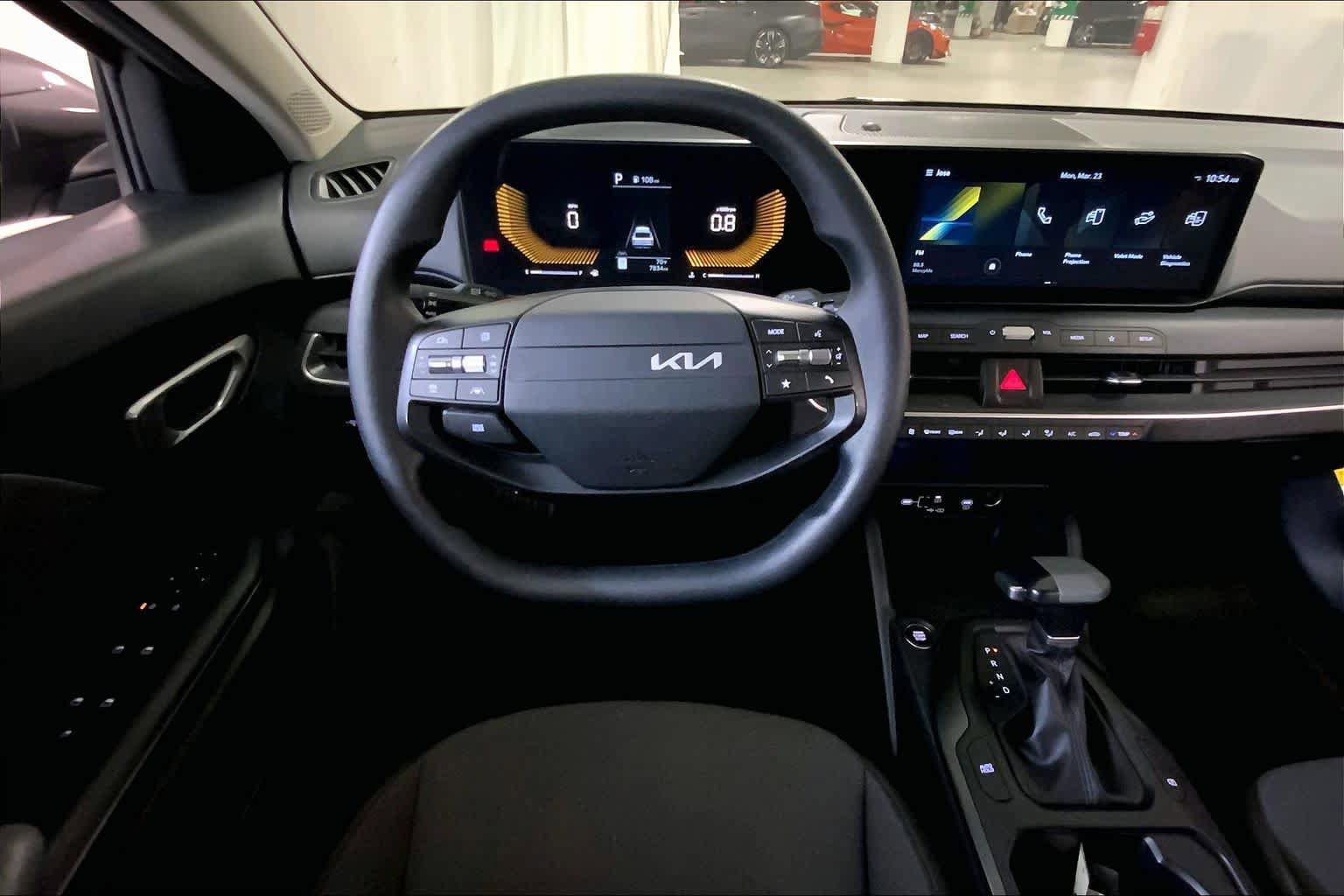 Used 2025 Kia K4 LXS image 5
