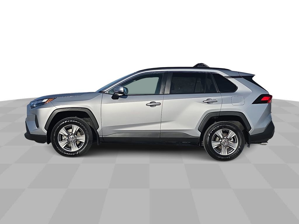 Used 2024 Toyota RAV4 XLE AWD/4WD image 5