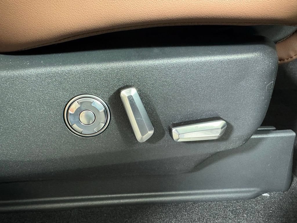 New 2026 Lincoln Navigator Reserve AWD/4WD image 15