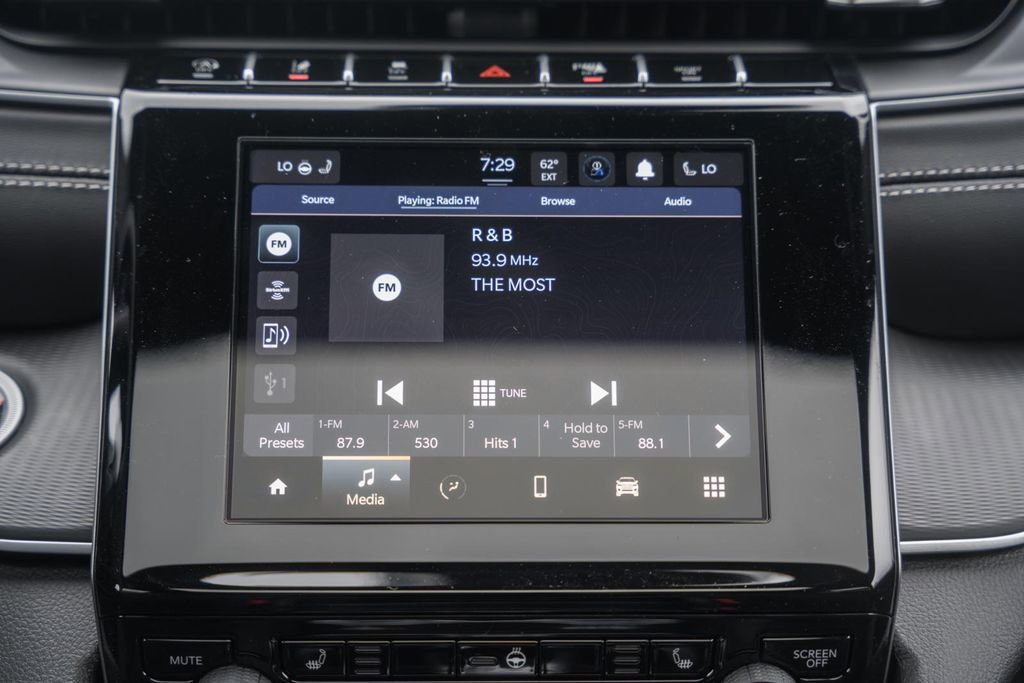 New 2025 Jeep Grand Cherokee Laredo X w/ Luxury Tech Group I image 22