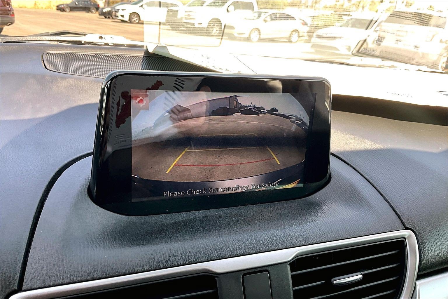 Used 2017 MAZDA MAZDA3 Touring FWD image 22