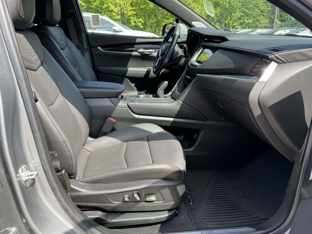 Used 2024 Cadillac XT5 Premium Luxury AWD/4WD image 13