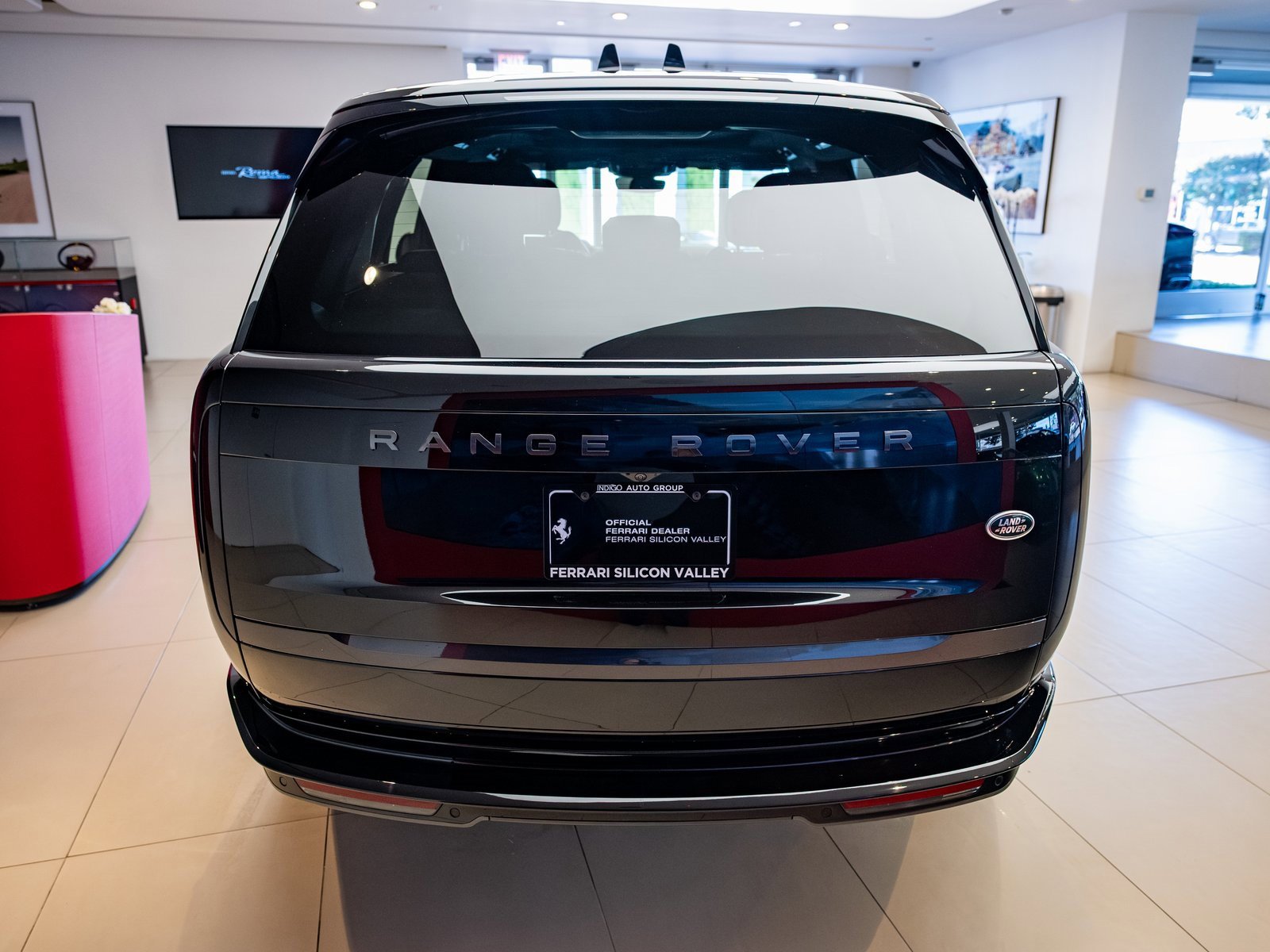 Used 2023 Land Rover Range Rover SE image 5